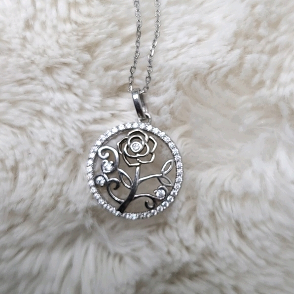 Rose Necklace - Picture 2 of 2